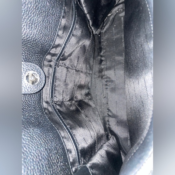 SOLD Michael Kors Addison Large Tote - Picture 9 of 13